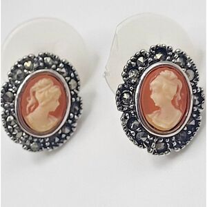 Gorgeous Vintage Marcasite Cameo Post Stud Earrings 0.5in